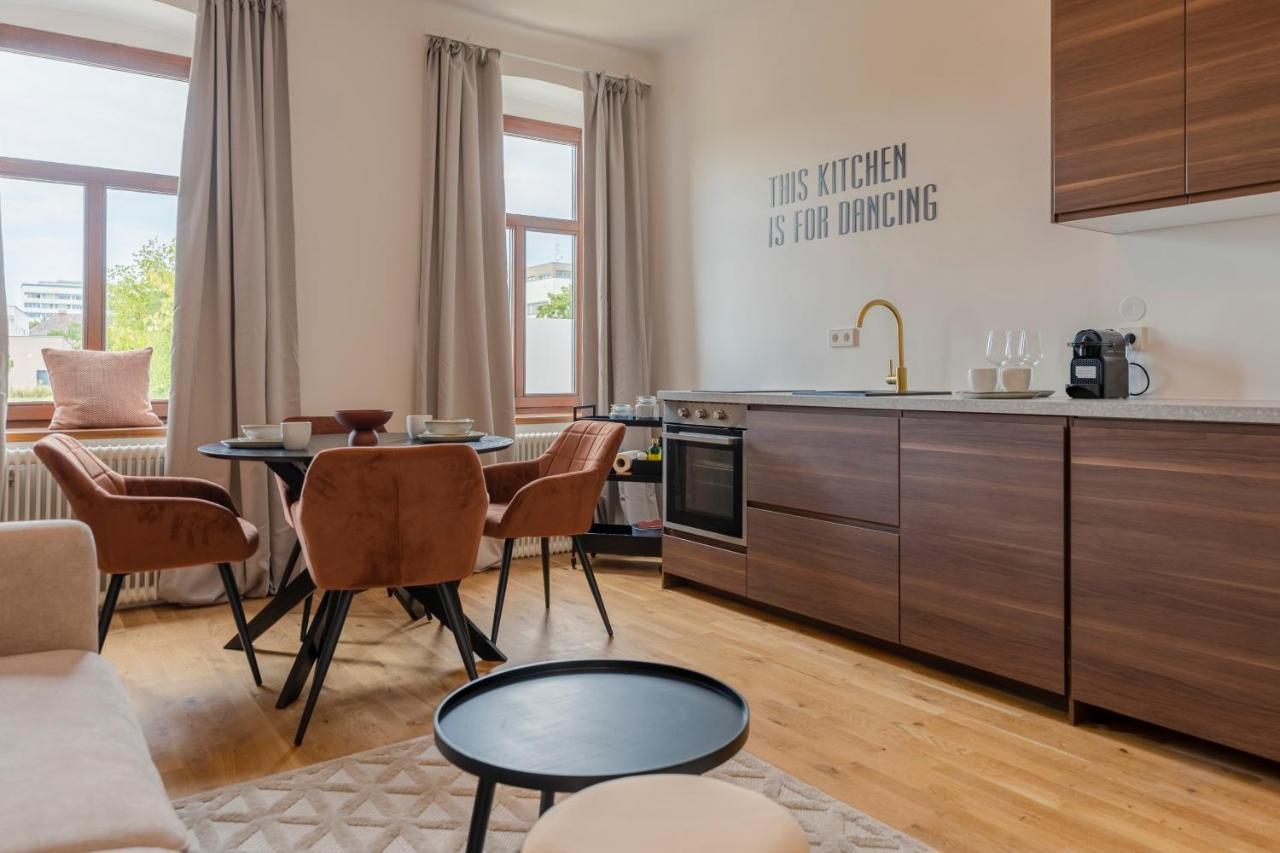 City Lounge Appartement Am Hauptbahnhof Sankt Poelten Exterior foto